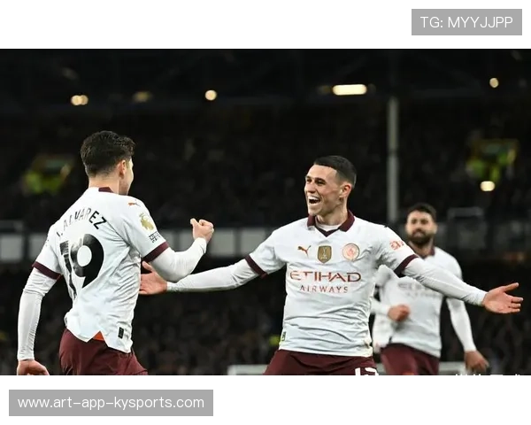 曼彻斯特城外线再度撕裂防守